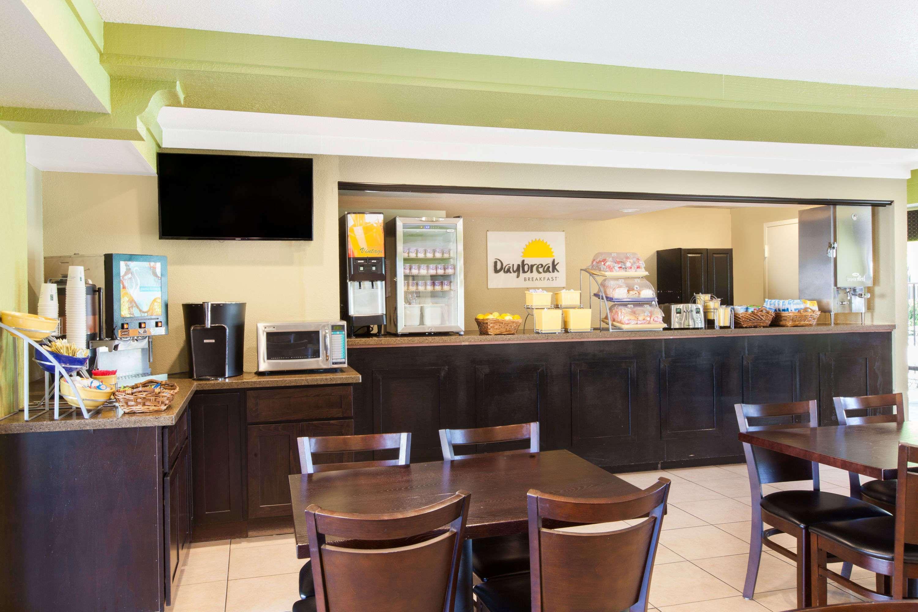Days Inn By Wyndham San Jose Airport Milpitas Dış mekan fotoğraf